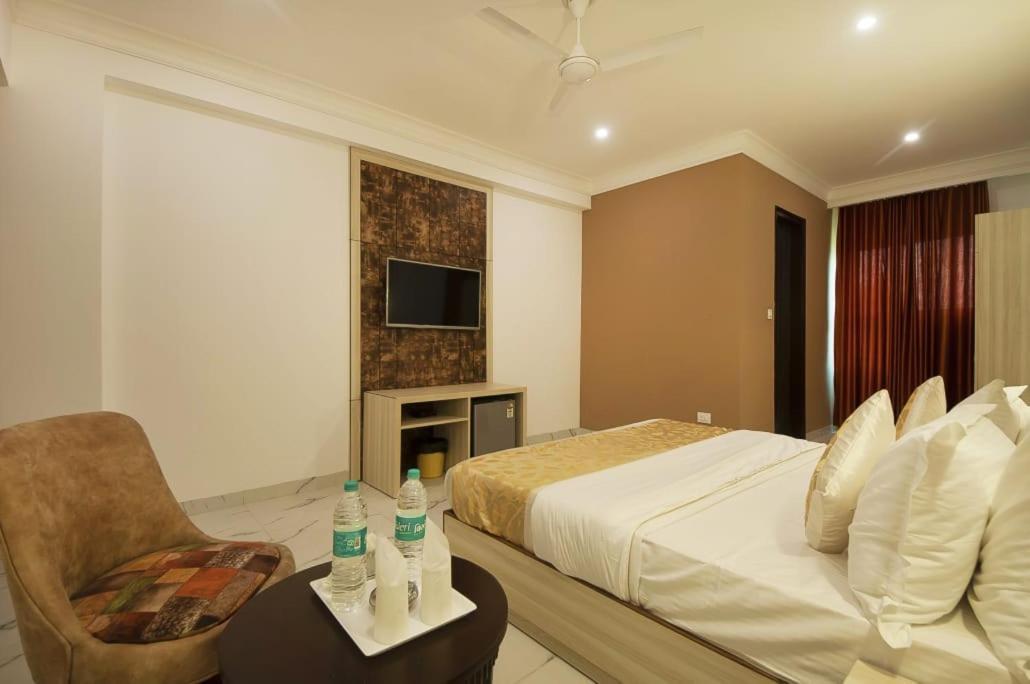 Hotel Almora Near Delhi Airport New Delhi Ngoại thất bức ảnh