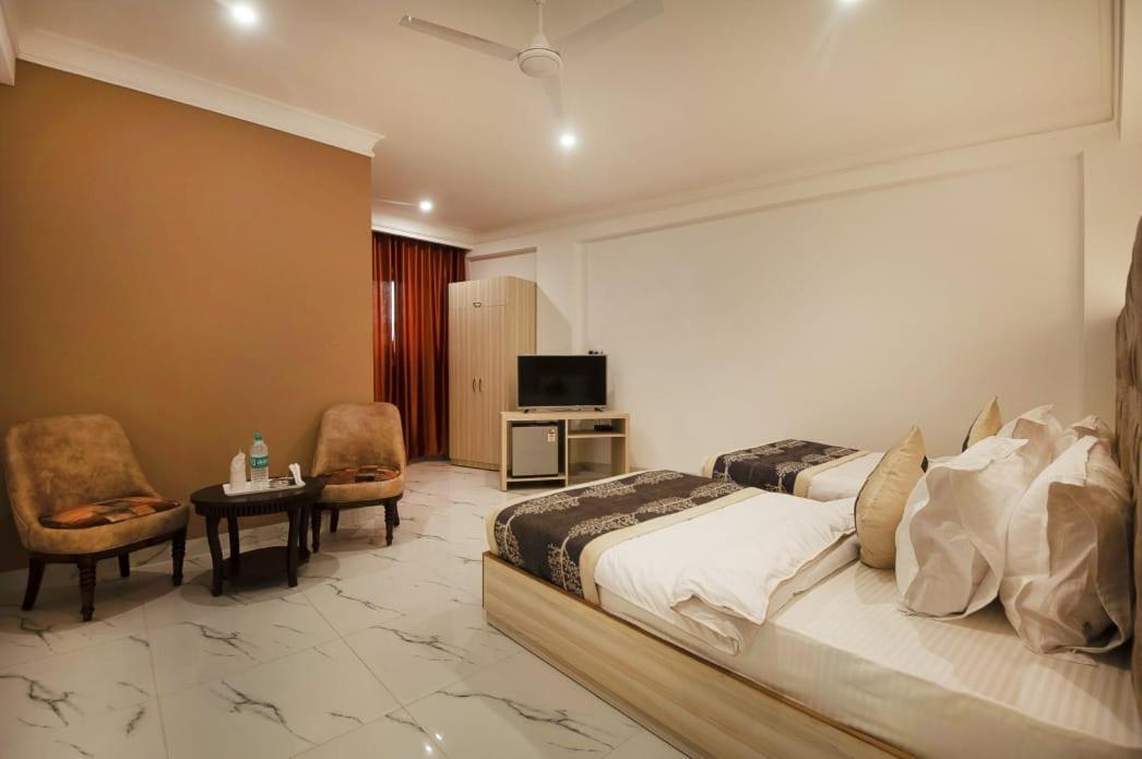 Hotel Almora Near Delhi Airport New Delhi Ngoại thất bức ảnh