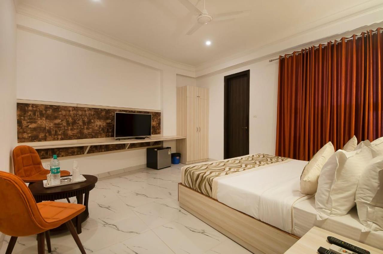 Hotel Almora Near Delhi Airport New Delhi Ngoại thất bức ảnh