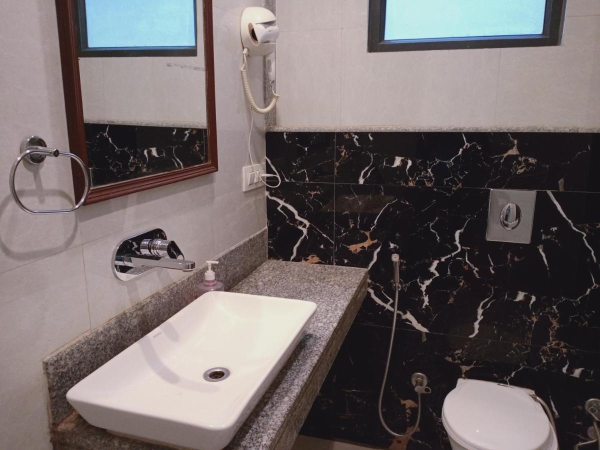 Hotel Almora Near Delhi Airport New Delhi Ngoại thất bức ảnh